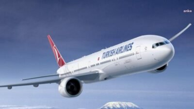 Türk Hava Yolları’nın İstanbul-Antalya seferini yapan yolcu uçağının, Antalya Havalimanı’nda