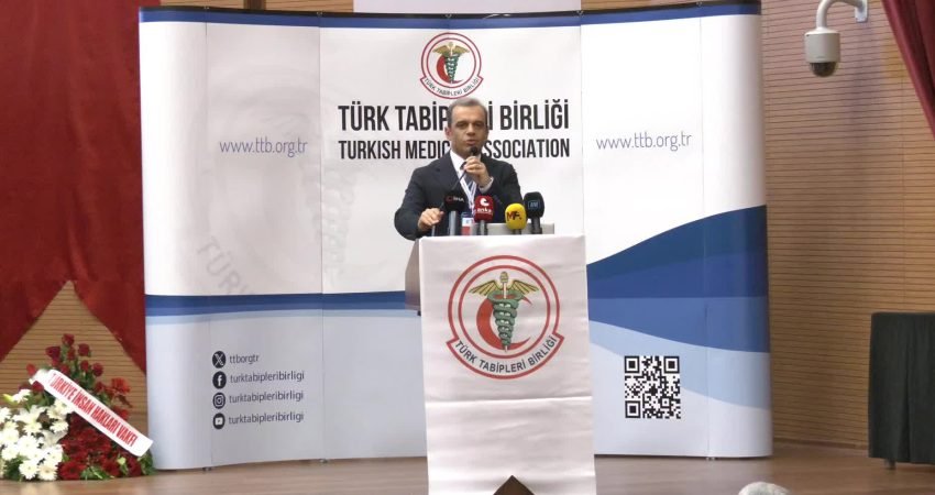 Türk Tabipleri Birliği'nin 78. Büyük Kongresi'nde konuşan siyasi parti liderleri,