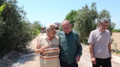 Turgutlu Belediye Başkanı Çetin Akın, Geren Mevkii’nde sürdürülen asfaltlama çalışmalarını