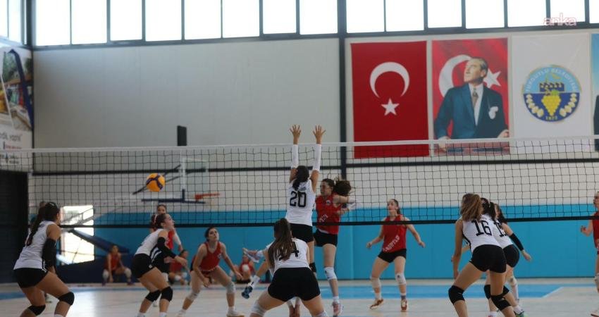 Turgutlu Belediyesi, yaz kurslarına 3 merkezde 16 branşlık programla başlayacak Turgutlu Belediyesi, çocukların, gençlerin ve yetişkinlerin yaz mevsimini hem eğlenerek