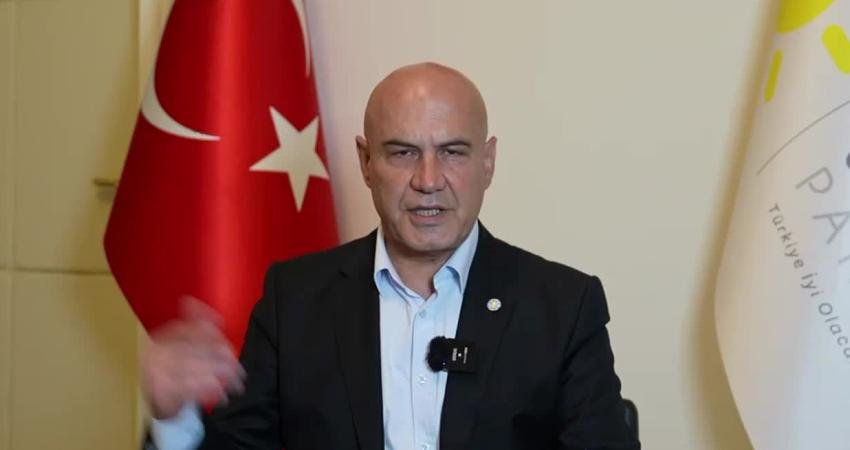 İYİ Parti Grup Başkanvekili Turhan Çömez, TBMM'deki grup salonlarında çok