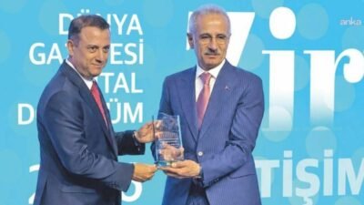 Türk Telekom ana sponsorluğunda Dijital Dönüşüm Zirvesi düzenlendi. Zirveye katılan