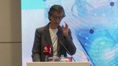 Ankara'da düzenlenen uluslararası medya konferansında bir araya gelen küresel ve
