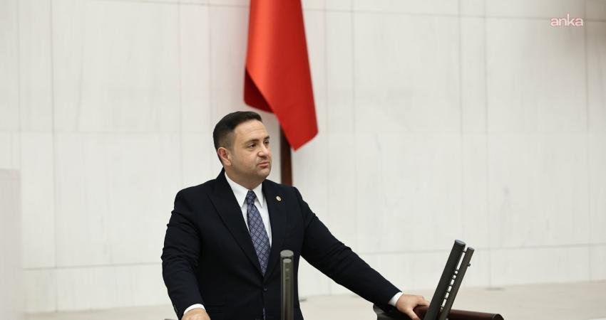CHP Ankara Milletvekili Umut Akdoğan, "Bizi partiden atacaklarmış. Ne cehalet.