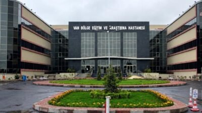 Van'ın Gürpınar ilçesinde, AK Parti Hakkari İl Başkanı Zeydin Kaya'nın