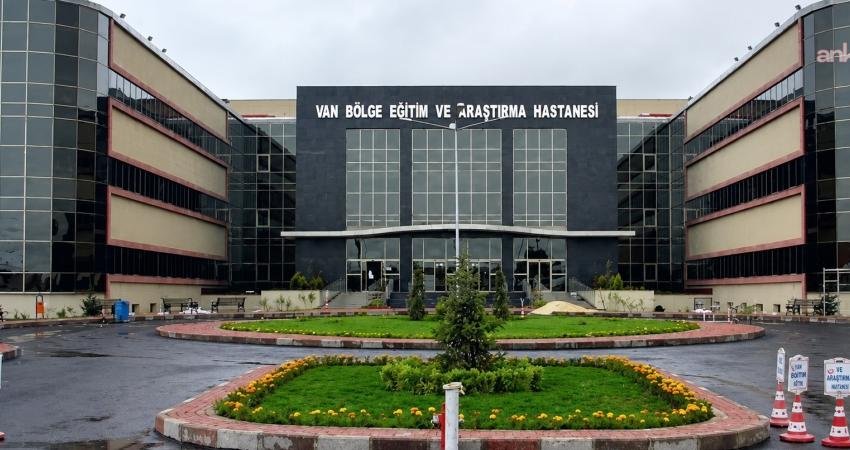 Van'ın Gürpınar ilçesinde, AK Parti Hakkari İl Başkanı Zeydin Kaya'nın