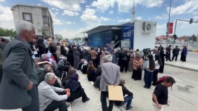 Yaşlılık, engelli aylıkları ve diğer sosyal yardım ödemelerinin, PTT'den Halkbank
