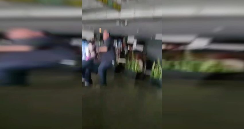 Venezuela'nın başkenti Karakas ve çevresini bir dakikadan kısa arayla vuran