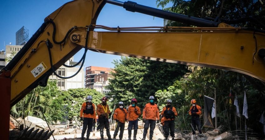 Venezuela'da çarşamba günü meydana gelen 7,2 ve 7,5 büyüklüğündeki depremlerde