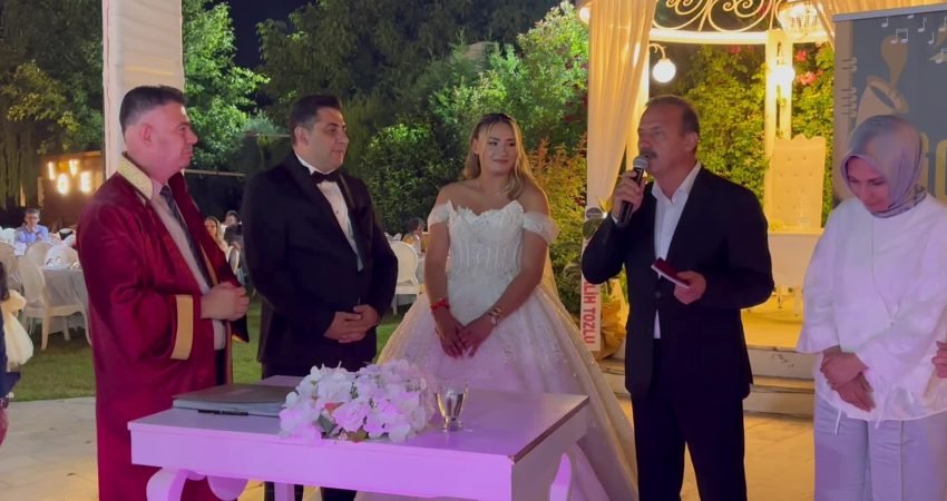 Anahtar Parti Genel Başkanı Yavuz Ağıralioğlu, Muğla'da katıldığı düğün töreninde