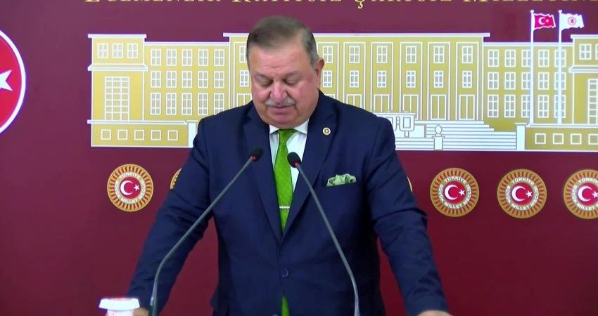 Yeniden Refah Partili Bekin: “Mescid-i Aksa’ya giren fanatik Yahudilerin İsrail bayrakları açarak eylem düzenlemeleri, egemenlik ihlalidir” Yeniden Refah Partisi Genel Başkan Yardımcısı ve İstanbul Milletvekili Doğan