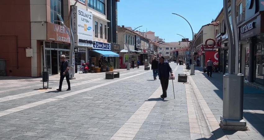 Yozgat'ta vatandaşlar, TÜİK'in bugün açıkladığı mayıs ayı enflasyon rakamlarına tepki