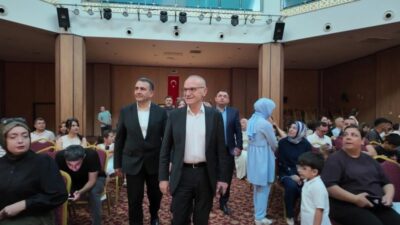 Yüreğir Belediyesi kreşlerinde eğitim gören öğrenciler, Atatürk Kültür Merkezi’nde düzenlenen