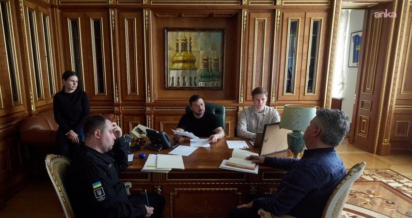 Ukrayna Devlet Başkanı Volodimir Zelenskiy, ABD Başkanı Donald Trump ile