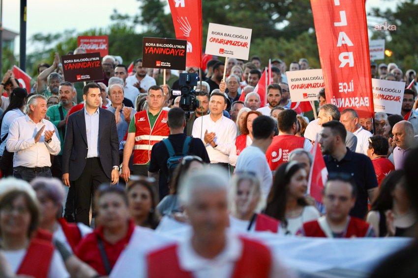 CHP’liler, geçim, özgürlük, adalet ve seçim talepleriyle Silivri’de yürüyüş yaptı.