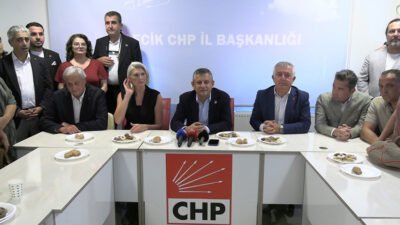 CHP Grup Başkanı Özgür Özel Bilecik’te yaptığı değerlendirmede, “Biz de mahkemeye gidip