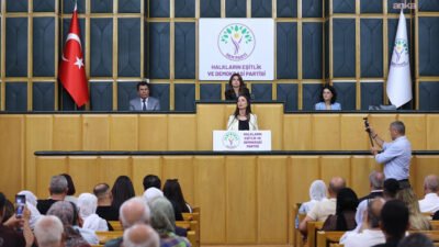 DEM Parti Eş Genel Başkanı Tülay Hatimoğulları, "Dönüş, sınırların kapısından