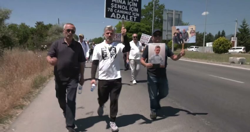 Bolu Grand Kartal Otel'deki yangında yakınlarını kaybeden ailelerin, Bolu'dan Ankara'ya