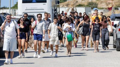 İzmir Büyükşehir Belediyesi, kentte yaşayan gençlerin spor ve doğayla iç
