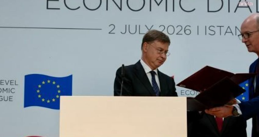 Avrupa Komisyonu Ekonomi ve Verimlilikten Sorumlu Üyesi Valdis Dombrovskis, Avrupa