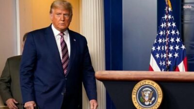 ABD Başkanı Donald Trump, Hürmüz Boğazı'nın kontrolünü Washington'ın üstlenmesi gerektiğini
