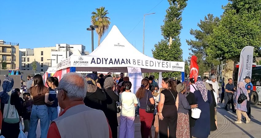Adıyaman Belediye Başkanı Abdurrahman Tutdere, Muharrem ayı dolayısıyla Kent Meydanı’nda