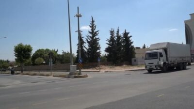 Adıyaman Belediyesi, 3. Çevre Yolu’nda yürüttüğü asfalt çalışmalarında bir etabı