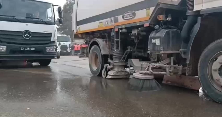 Adıyaman Belediye Başkanı Abdurrahman Tutdere, temizlik hizmetlerinde kiralık araç dönemini