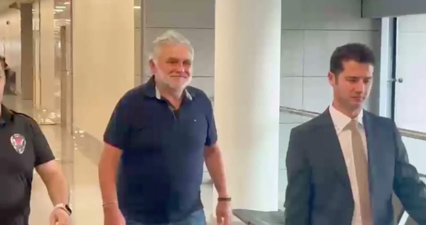 Ahbap Derneği’ne yönelik yürütülen soruşturma kapsamında oyuncu Hazal Kaya ile