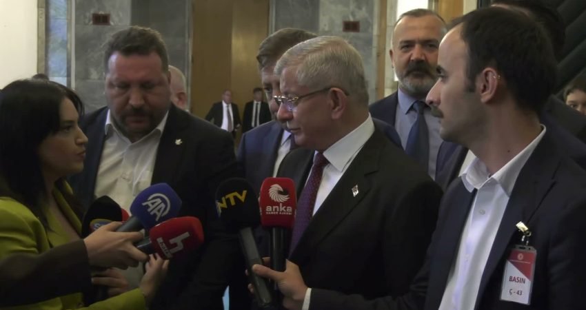 Gelecek Partisi Genel Başkanı Ahmet Davutoğlu, CHP Grup Başkanı Özel'in