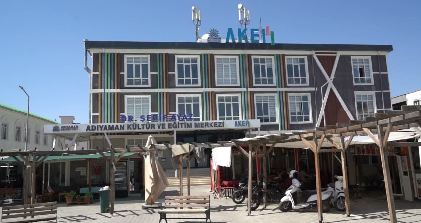 Adıyaman Belediyesi Kültür ve Eğitim Merkezi’nde (AKEM) yaz kursları kapsamında