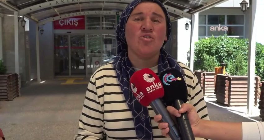 Aksaray'da yaşayan Emine Özcan, otizmli kızı Elmas Yağmur Özcan'ın mahallelerinde istenmediğini