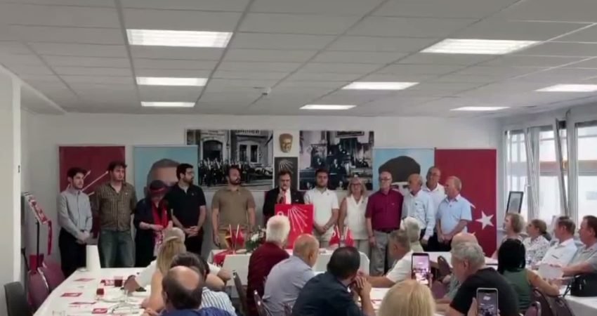 Almanya'da faaliyet gösteren CHP Baden Birliği, topluca CHP'den istifa ederek