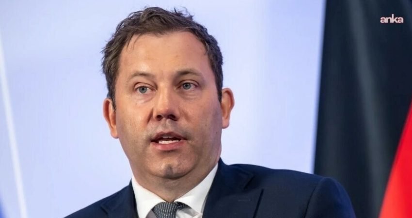 Almanya Maliye Bakanı Lars Klingbeil, devletin aşırı borçlanmasının önüne geçme