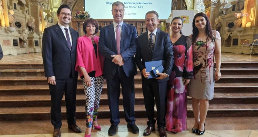 Almanya'da yaklaşık 50 yıldır hekimlik yapan ortopedi ve travmatoloji uzmanı