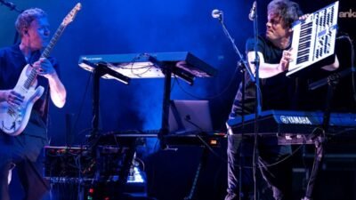Synth-pop müziğin efsane gruplarından Alphaville, dün akşamı Harbiye Cemil Topuzlu