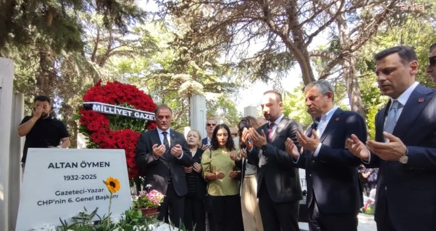 Eski CHP Genel Başkanı gazeteci-yazar Altan Öymen, vefatının yıl dönümünde Zincirlikuyu’daki