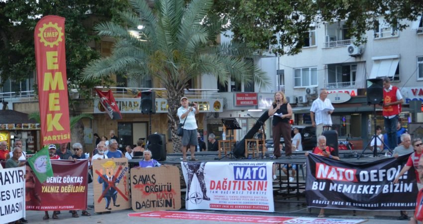 Balıkesir’in Edremit ilçesinde, Edremit  Emek ve Demokrasi Platformu'nun çağrısıyla