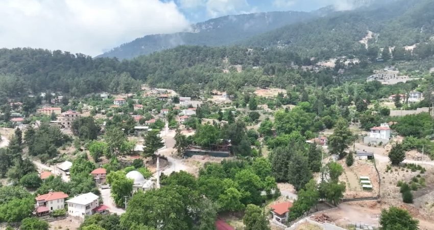 Antalya Büyükşehir Belediyesi, kent merkezine uzak mahallelerde yaşayan vatandaşların ulaşım