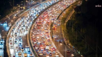 Resmi Gazete’de yayımlanan yönetmelikle, sürücülerin seyir halindeyken izleme ve kullanma