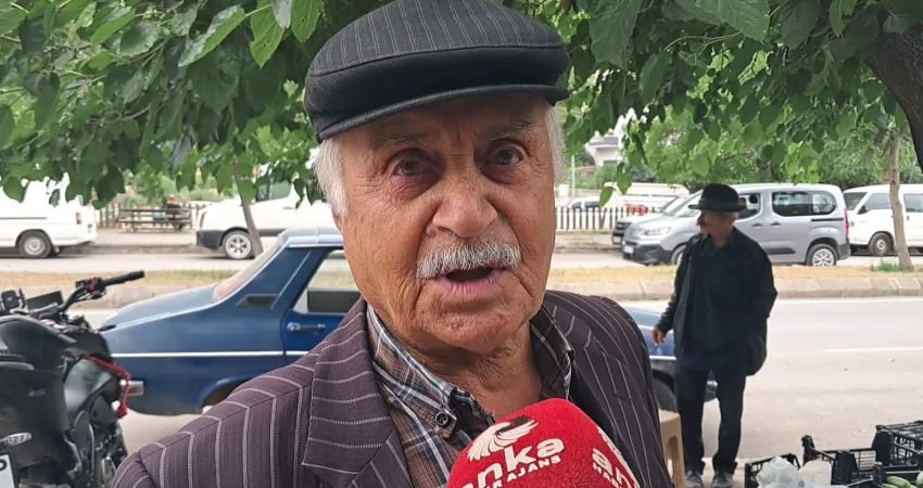 Artvin'in Ardanuç ilçesindeki halk pazarında vatandaşlar ve pazarcı esnafı, artan