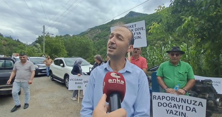 Şavşat ilçesine bağlı Dereiçi-Çukur merkezli, Tepebaşı ve Şenocak sınırlarına kadar