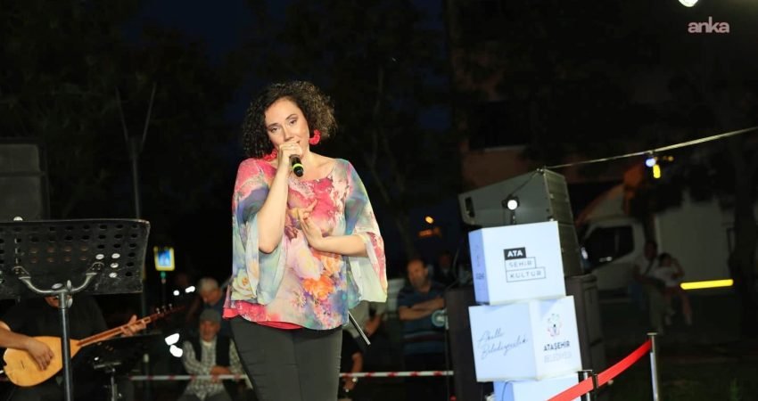 Ataşehir Belediyesi’nin, yaz mevsimini eğlenceyle buluşturan “Parkta Müzik Var”, “Parkta