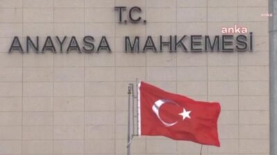 Anayasa Mahkemesi (AYM), noterlerin tatil günlerinde çalışmasının yönetmelikle düzenlenmesini iptal