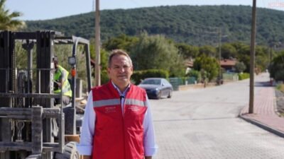 Ayvalık Belediyesi Fen İşleri Müdürlüğü ekipleri tarafından ilçe genelinde sürdürülen