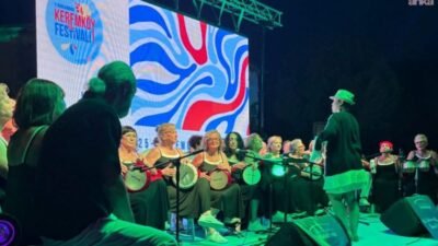 Ayvalık Belediyesi Mahalleevleri bünyesinde eğitim alan Ritim ve Halk Oyunları