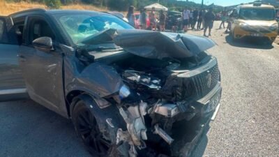 Balıkesir’in Ayvalık ilçesinde 4 aracın karıştığı trafik kazasında 6 kişi