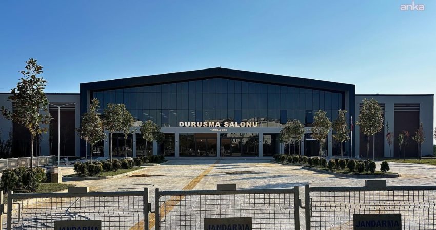 İstanbul 1. Ağır Ceza Mahkemesi’nde görülen, 7’si tutuklu 200 sanıklı