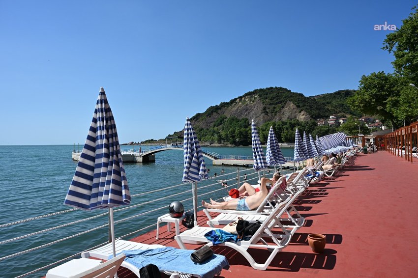 Zonguldak Valiliği, kent genelinde etkili olması beklenen yüksek dalga ve