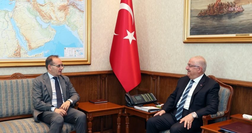 Milli Savunma Bakanı Yaşar Güler, İtalya'nın Ankara Büyükelçisi Giuseppe Manzo